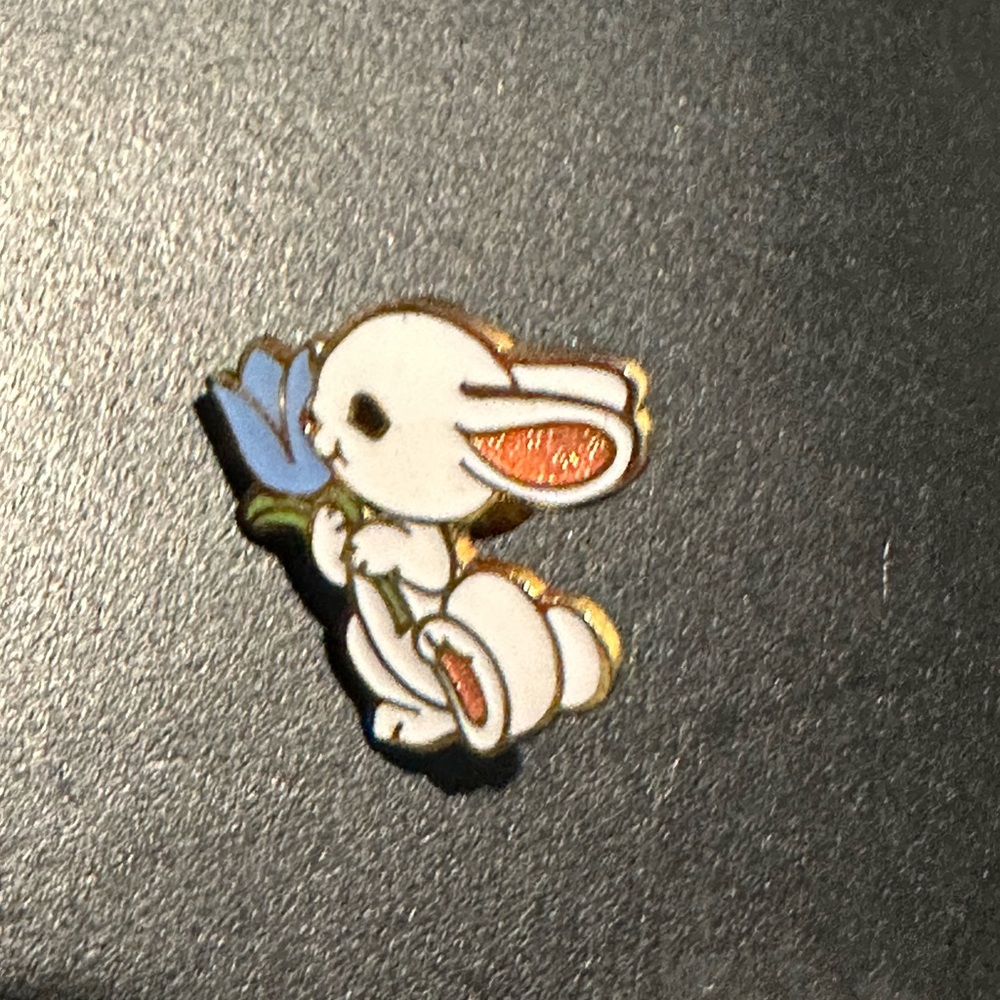 Bunny Rabbit and Blue Tulip Hallmark Collectible Souvenir Pin 1983 3/4"